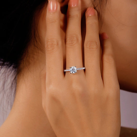 Endless Light – 1CT Round Moissanite Solitaire Ring