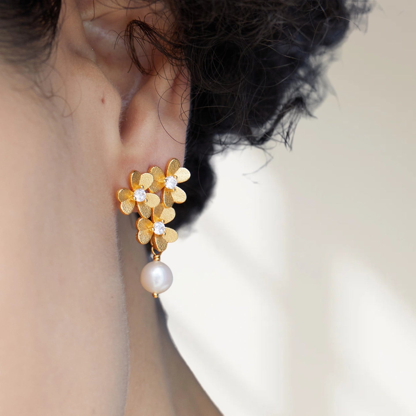 Petal Cluster Pearl Earrings