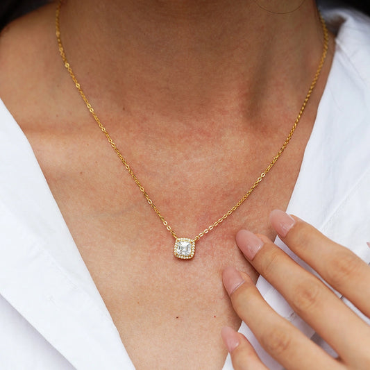 Starlight Halo 14K Gold Moissanite Necklace